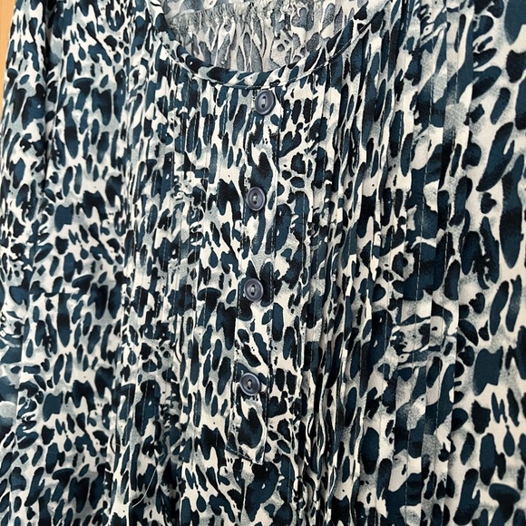 Size 18 rogers and rogers blue leopard long sleeve blouse - Picture 3 of 6